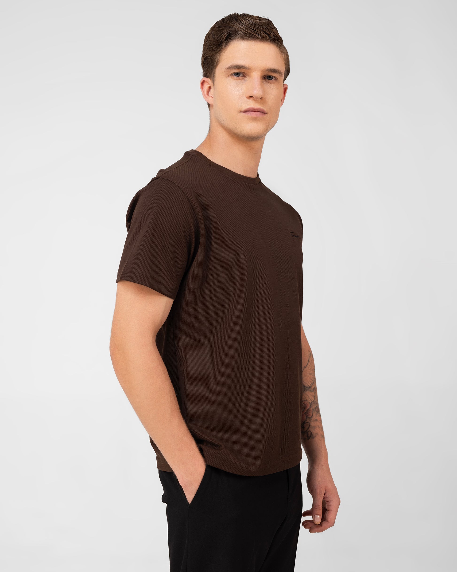 Branded brown t shirt in mercerised cotton pique with regular fit design – TENHEM
