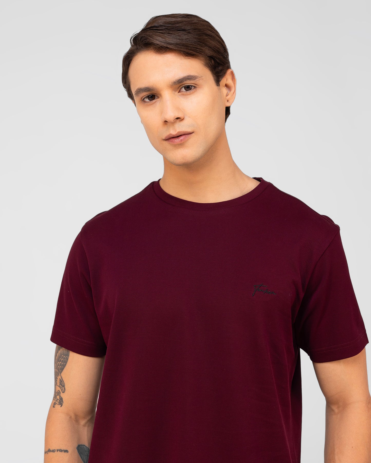 Premium wine color t-shirt for men with smooth round neckline – TENHEM
