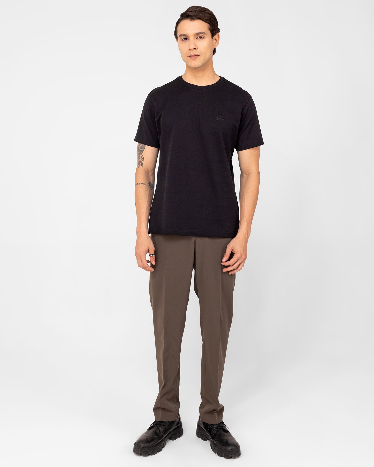 Black round neck t-shirt for men in mercerised cotton pique with rich texture – TENHEM